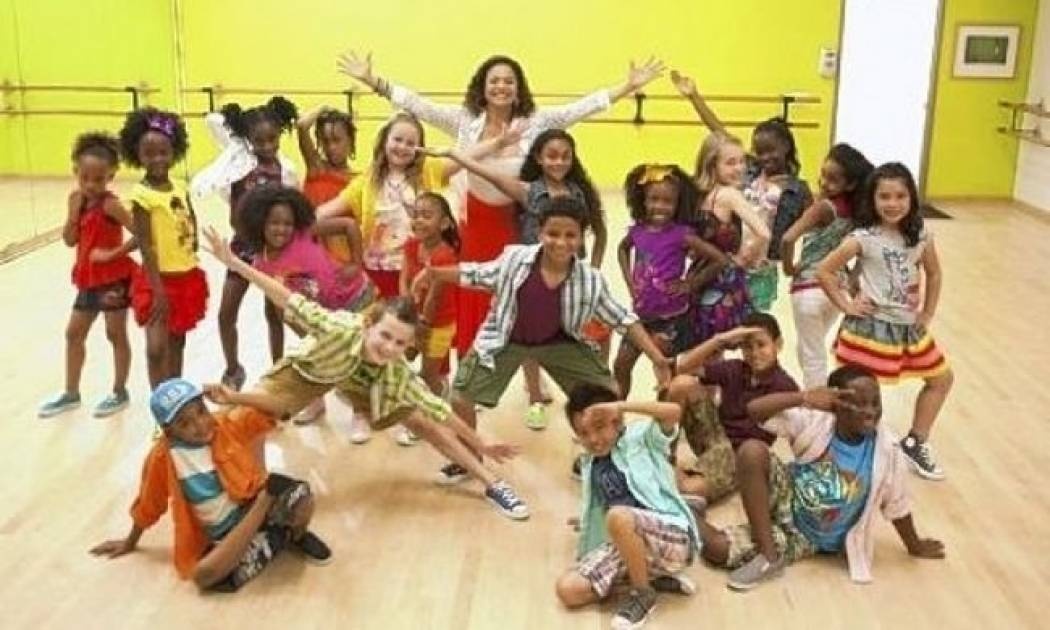 Cabana Cha Cha η νέα κολεξιόν των ρούχων GAP (video) Gossiptv.gr(01)