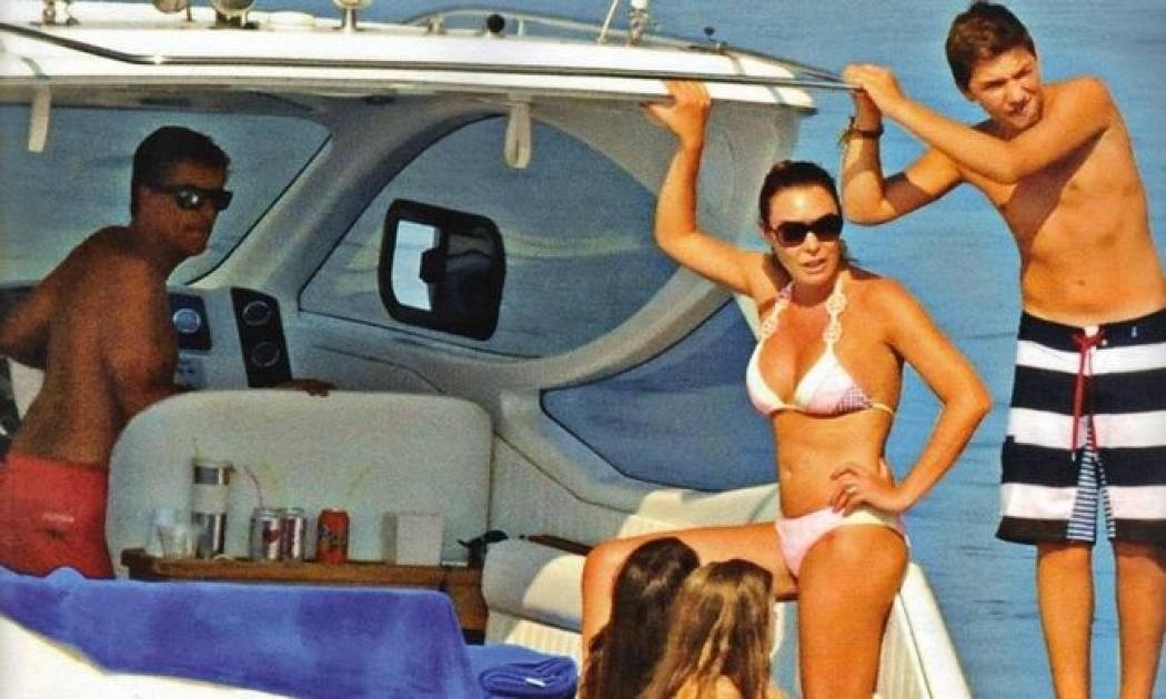 Στεφανίδου-Ευαγγελάτος: Οικογενειακές διακοπές με το σκάφος τους