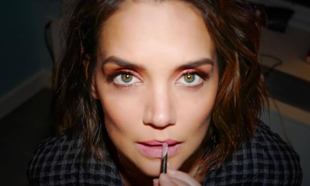 Η Katie Holmes φωτογραφίζει τη Suri Cruise  στο Instagram