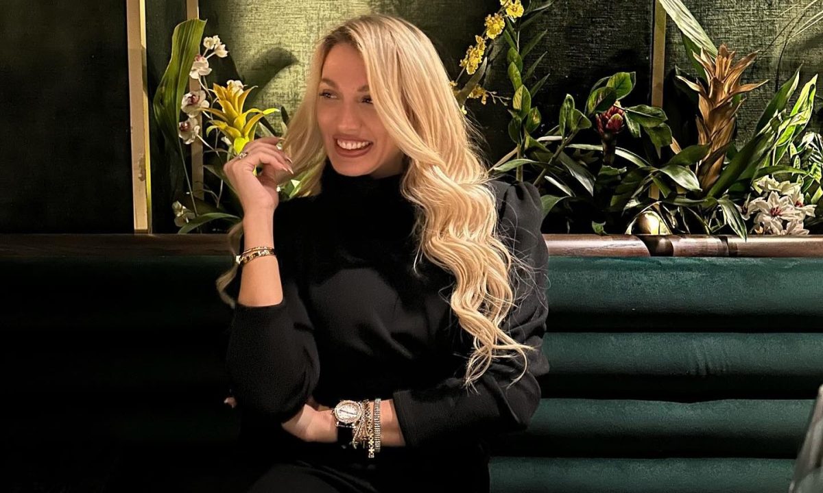 Η Σπυροπούλου πήγε στο Λονδίνο και εμείς "κολλήσαμε" στην πανάκριβη τσάντα της