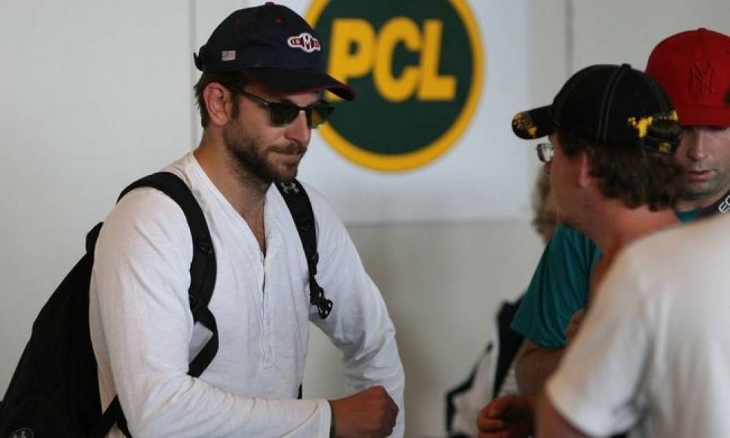 Ο Μπράντλεϊ Κούπερ αρνείται κάθε σχέση με την Άνιστον