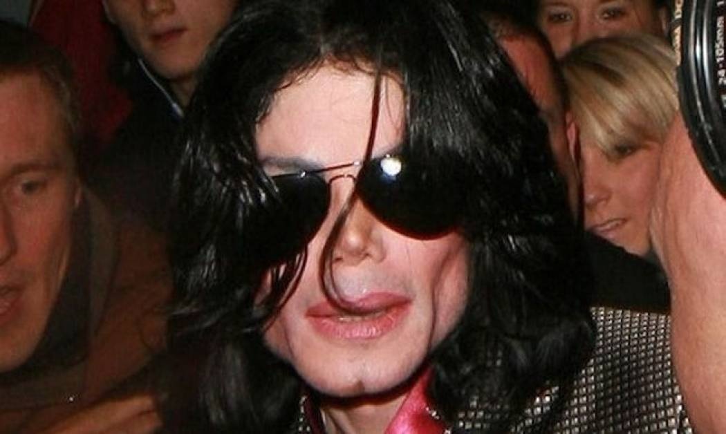 Τον έθαψαν με κοστούμι 35.000 δολαρίων