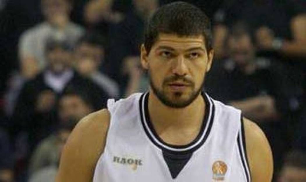 Λάζαρος Παπαδόπουλος: Έδωσε την αμοιβή του σε παιδιά με προβλήματα