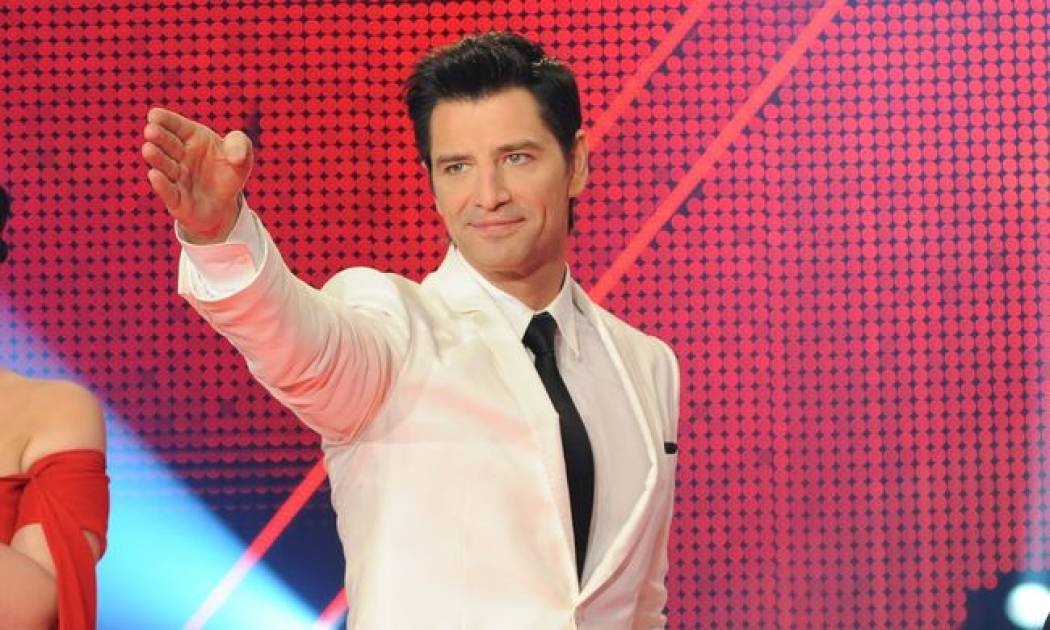 Ακούστε το νέο τραγούδι του Σάκη Ρουβά