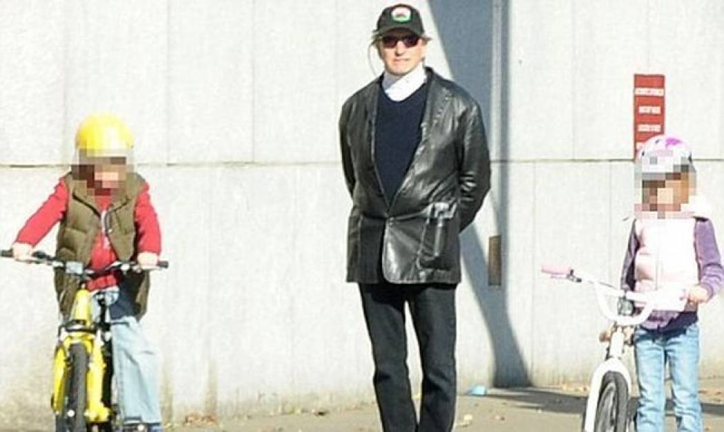 Τα παιδιά του τον κάνουν να αισθάνεται μεγάλος