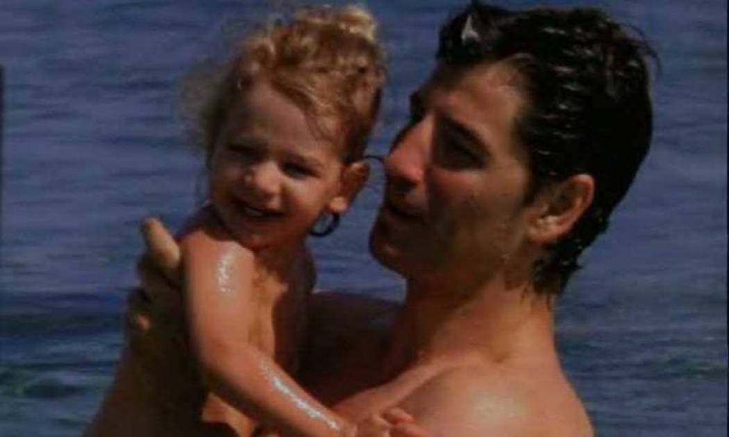 Σάκης Ρουβάς: Βουτιές στη Μύκονο με την Αναστασία