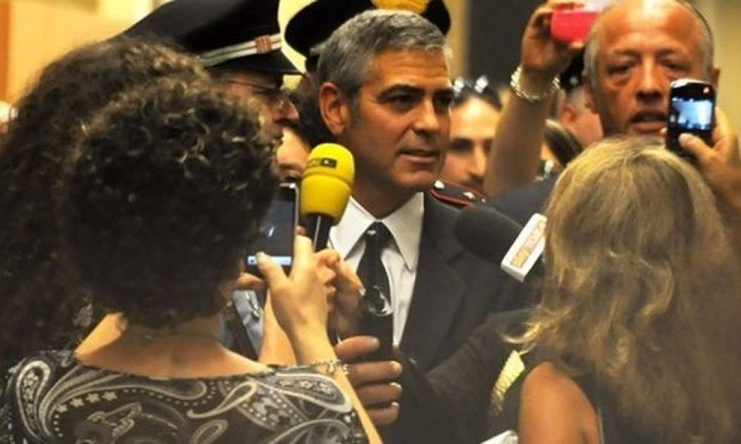 Ο George Clooney στο δικαστήριο