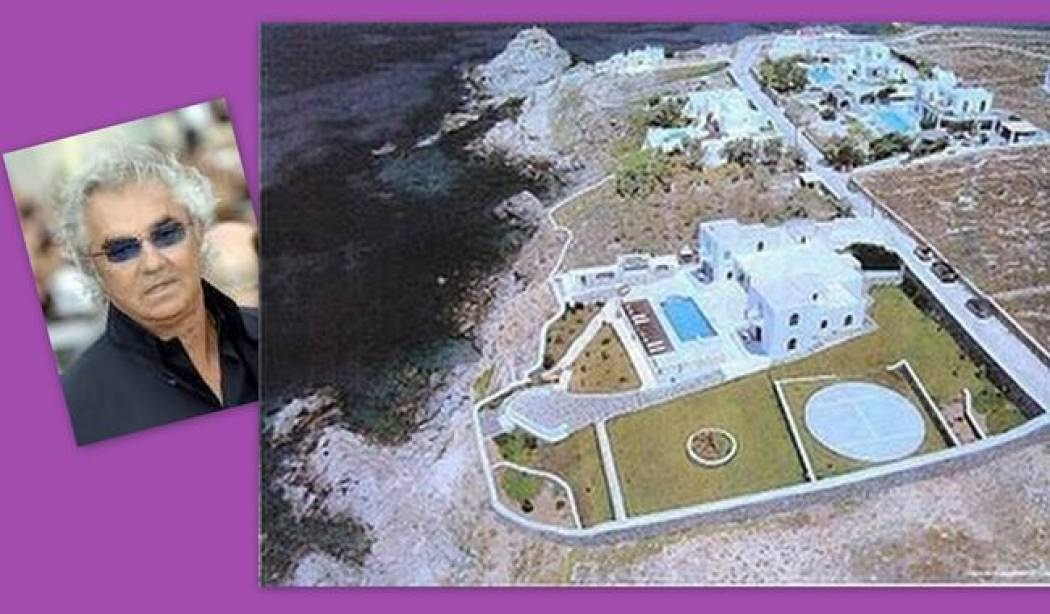 Ο Φλάβιο Μπριατόρε αγοράζει σπίτι στη Μύκονο