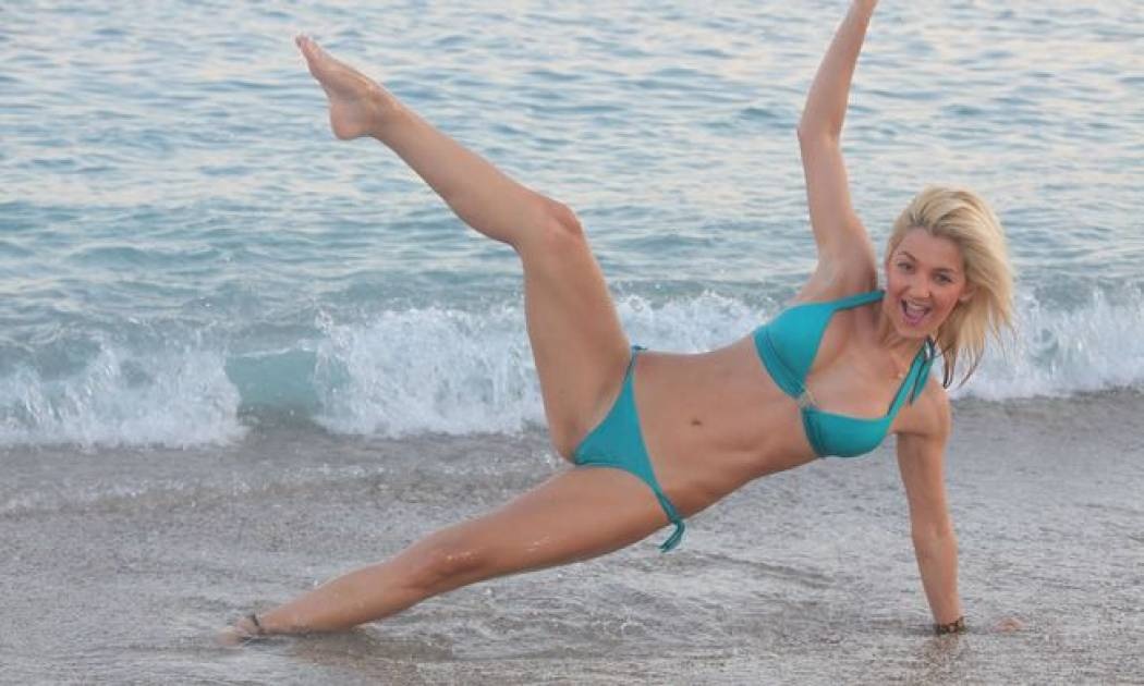 Σαμάνθα Μασιαλή: Ζωηρή και sexy on the beach!