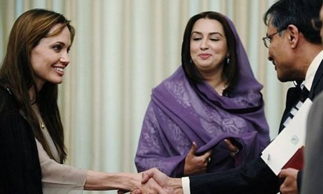 Angelina Jolie: Για το Πακιστάν και το Κοράνι