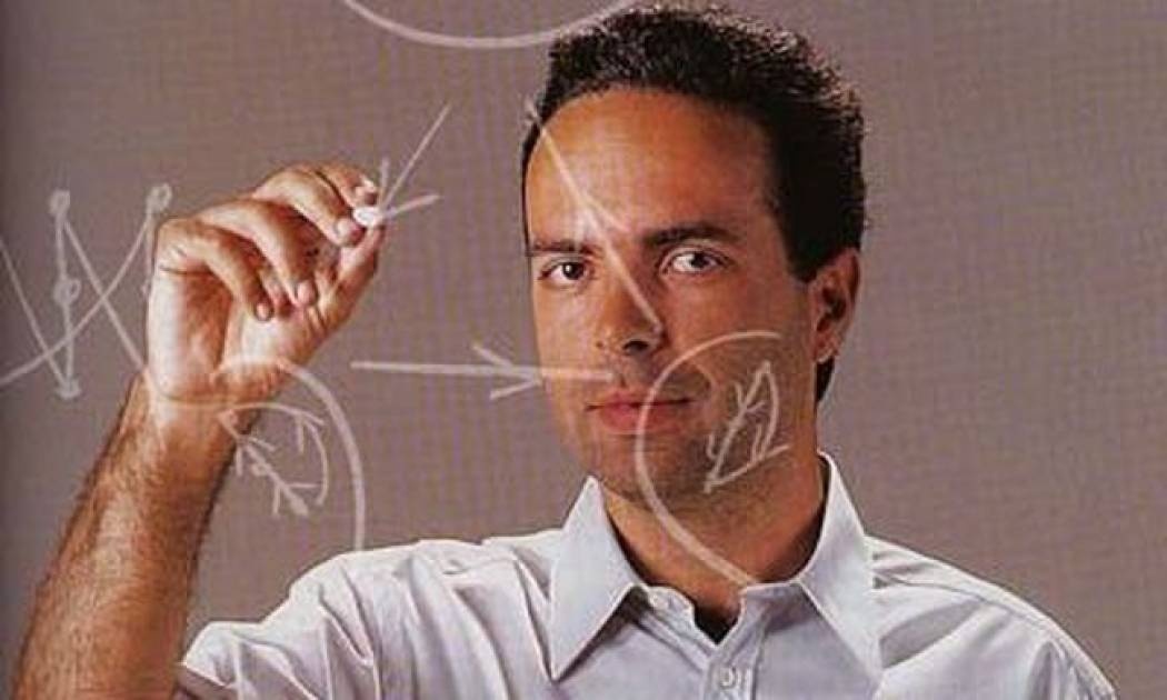 Nίκος Λυγερός: “Η ευφυΐα είναι μία ανθρώπινη επανάσταση”