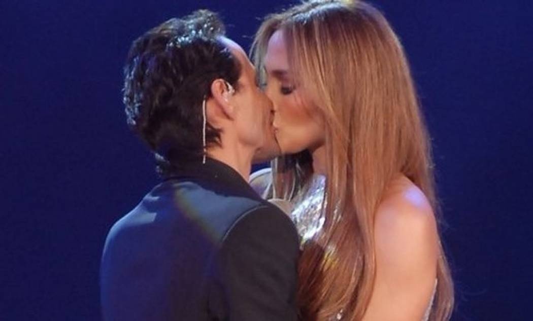 Φιλί στη σκηνή των Lopez-Anthony