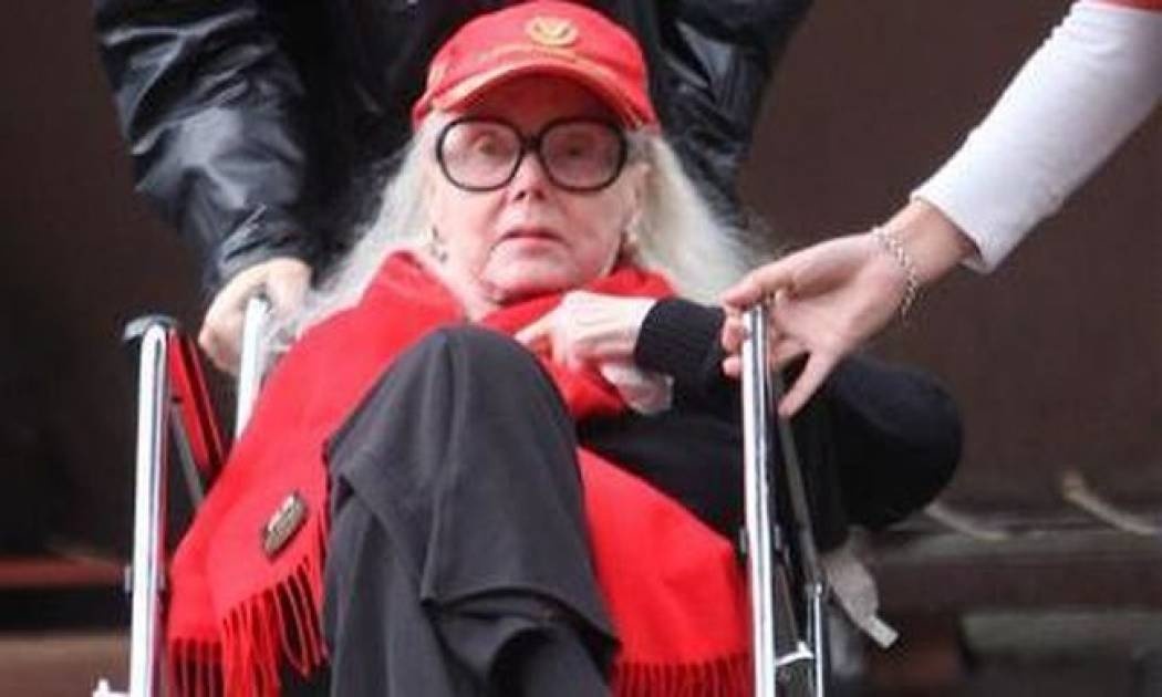 Zsa Zsa Gabor: Στο νοσοκομείο επειγόντως
