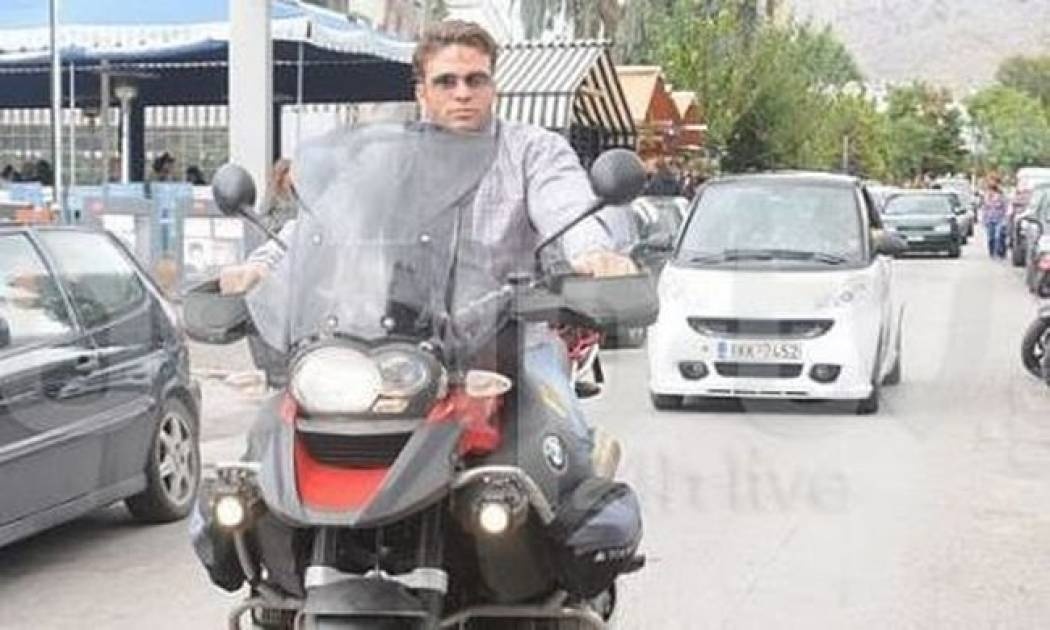 Κώστας Σόμμερ:  Στη Γερμανία για τα μάτια της... Λένας