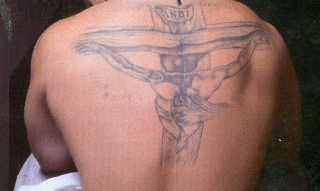 Quiz: Σε ποιον επώνυμο Έλληνα ανήκει αυτό το tattoo;