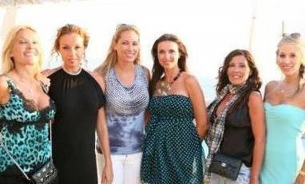 Στη Μύκονο με τις Ελληνίδες "νοικοκυρές"!