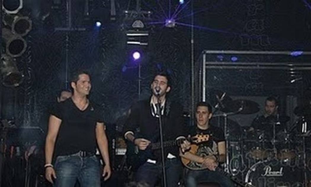 VIDEO: «Υποσχέσου» τραγουδάει ο Νικηφόρος στον Τσαλίκη