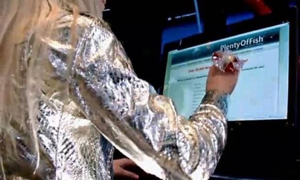 Video: Η «μαύρη» διαφήμιση της Britney