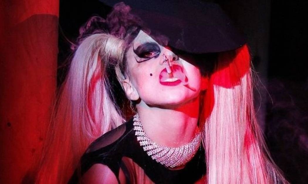 Video: Η πρώτη εμφάνιση της GaGa στην πασαρέλα