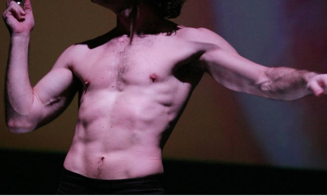 Quiz: Ποιος ηθοποιός έχει τέτοιους κοιλιακούς;