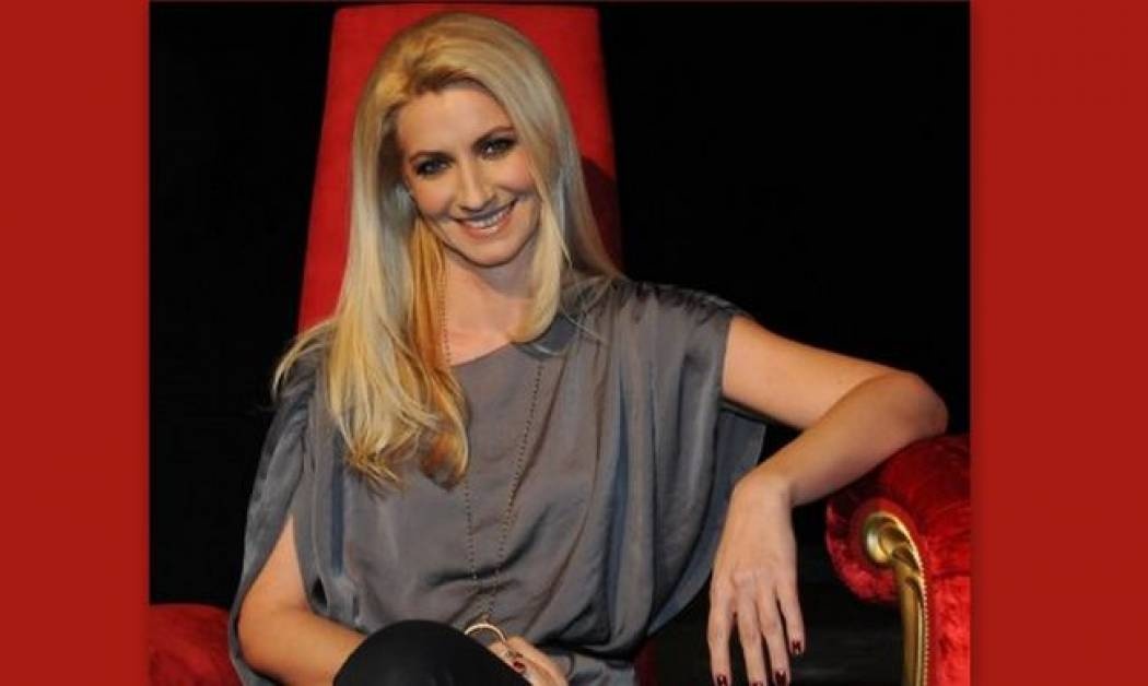 Αποκλειστική συνέντευξη στο Queen.gr: η παρουσιάστρια της Eurovision, Λένα Αρώνη