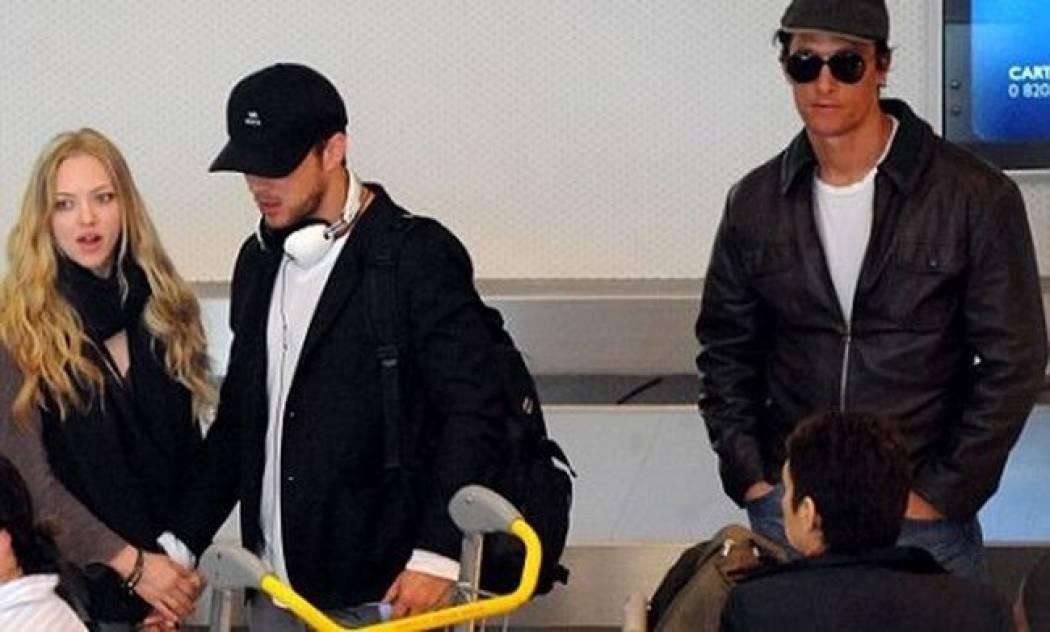 Seyfried-Phillippe: Πιασμένοι χέρι-χέρι