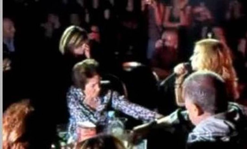 Τα δάκρυα της Βίσση για τη μητέρα της