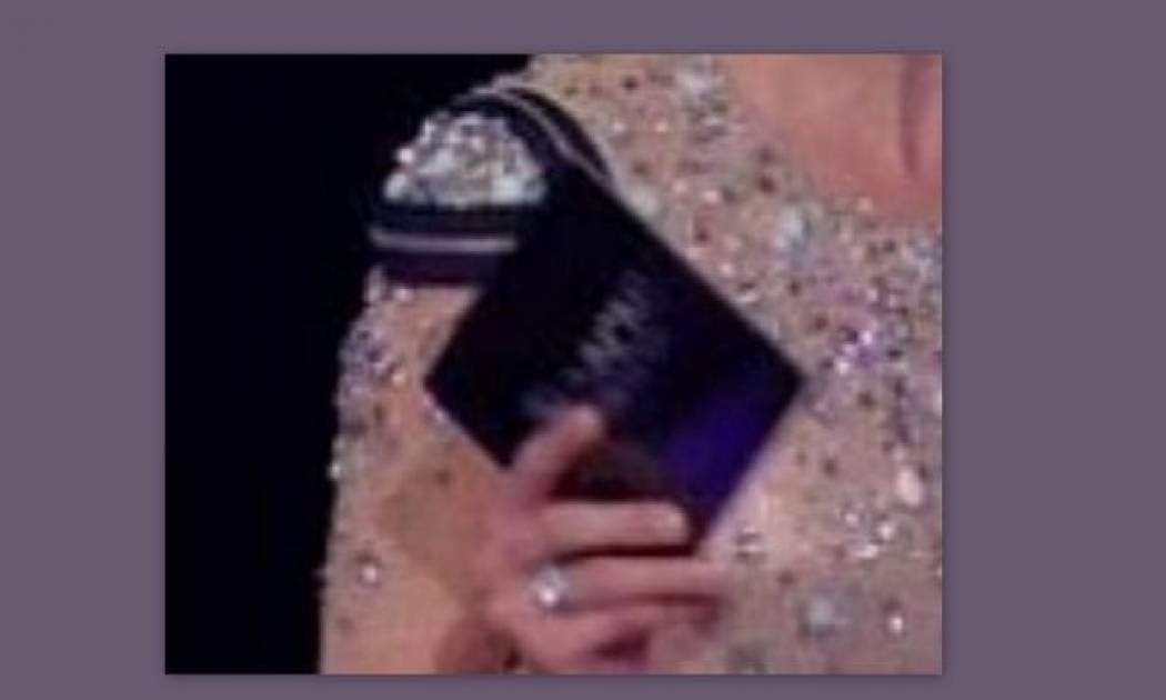 Video: Όλη η αλήθεια για το  μονόπετρο της Ζέτας Μακρυπούλια!