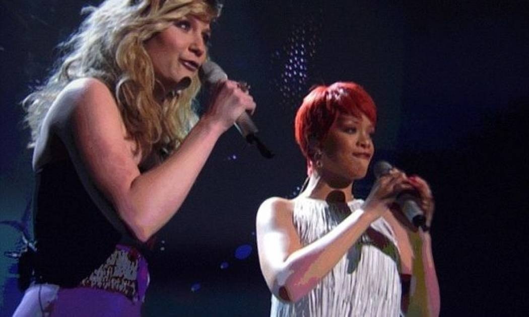 Video: Rihanna και Steven Tyler στη σκηνή των Country Music Awards