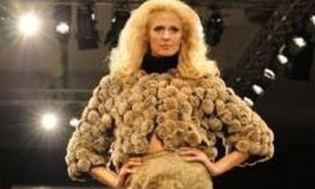 Πηνελόπη Ζαγορά: Οξυγόνο για την Ελλάδα το showroom στο Παρίσι!