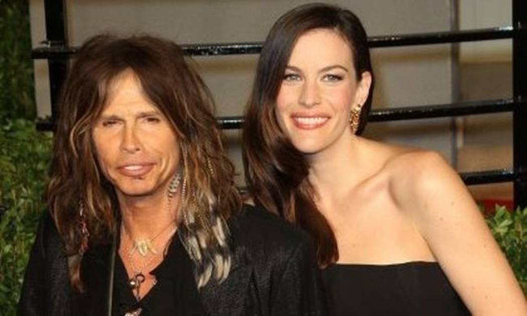 Ο Steven Tyler κλέβει τα ρούχα της κόρης του