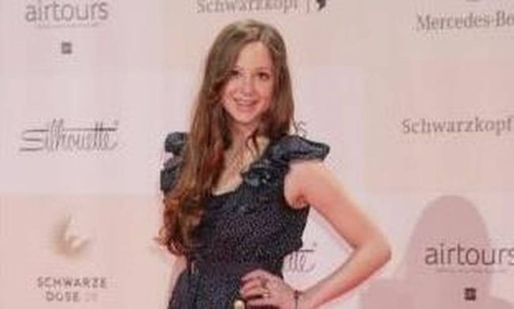 Η κόρη της Βίκυς Λέανδρος…. ηθοποιός