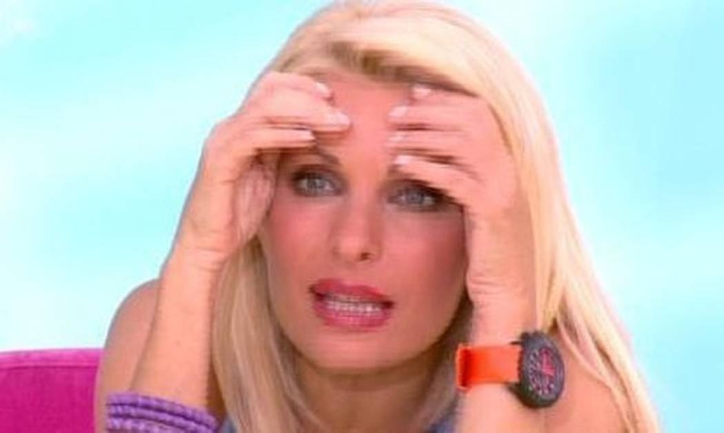 Video: Ελένη Μενεγάκη: Το απολαυστικό της σαρδάμ