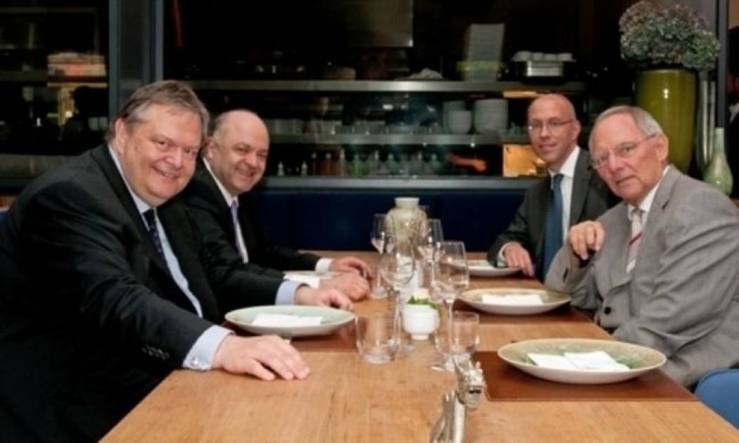 Τα δίνει όλα ο Βενιζέλος στους Γερμανούς