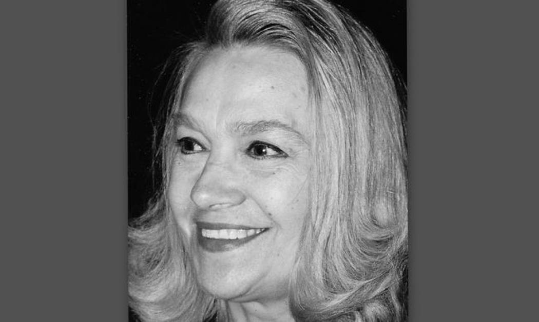 Ντόρα Γιαννακοπούλου: «Η μετάβαση μου από το θέατρο στη συγγραφή ήταν τυχαία»