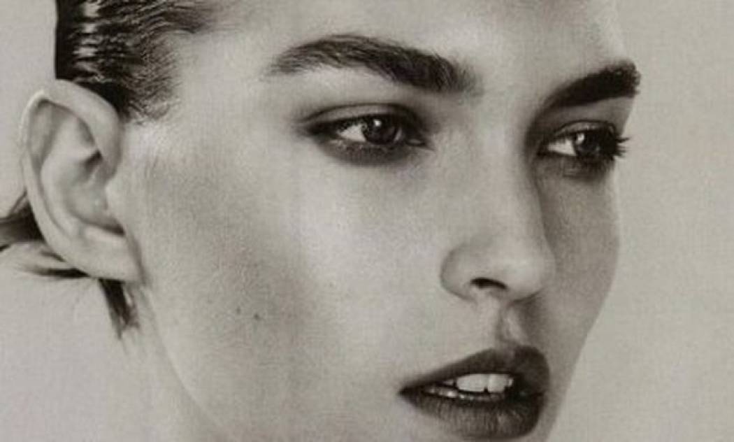 Φύτρωσε φρύδι φύτρωσε