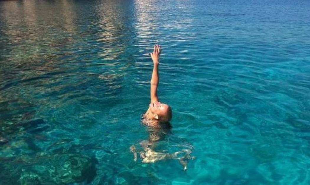 Η πρώτη φωτογραφία από τις διακοπές της Μπουλέ