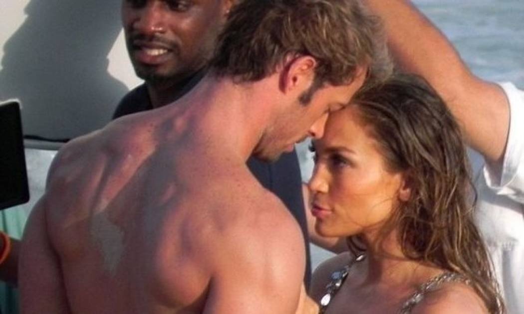 Δείτε την Jennifer Lopez να φλερτάρει