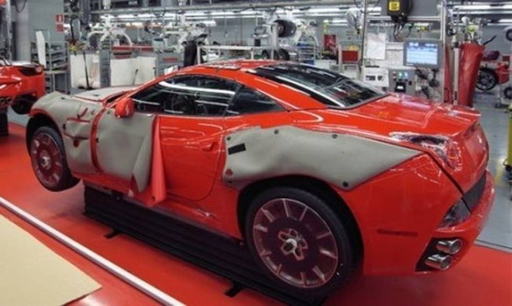 Στα άδυτα του εργοστασίου της Ferrari
