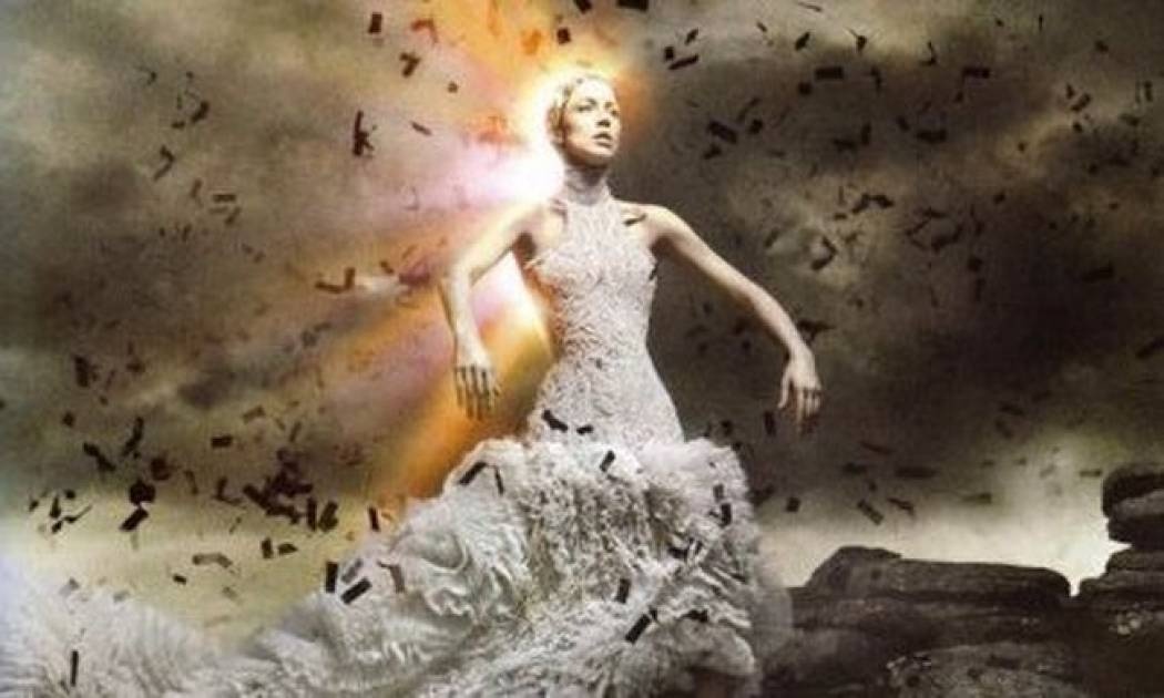 Η εκρηκτική καμπάνια του Alexander McQueen