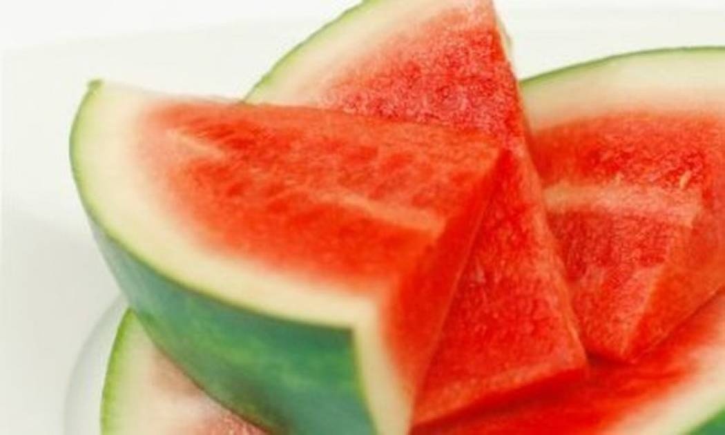 Δροσερό γλύκισμα από καρπούζι