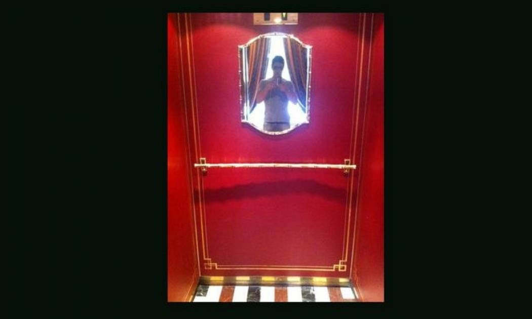 Sakis in the mirror!