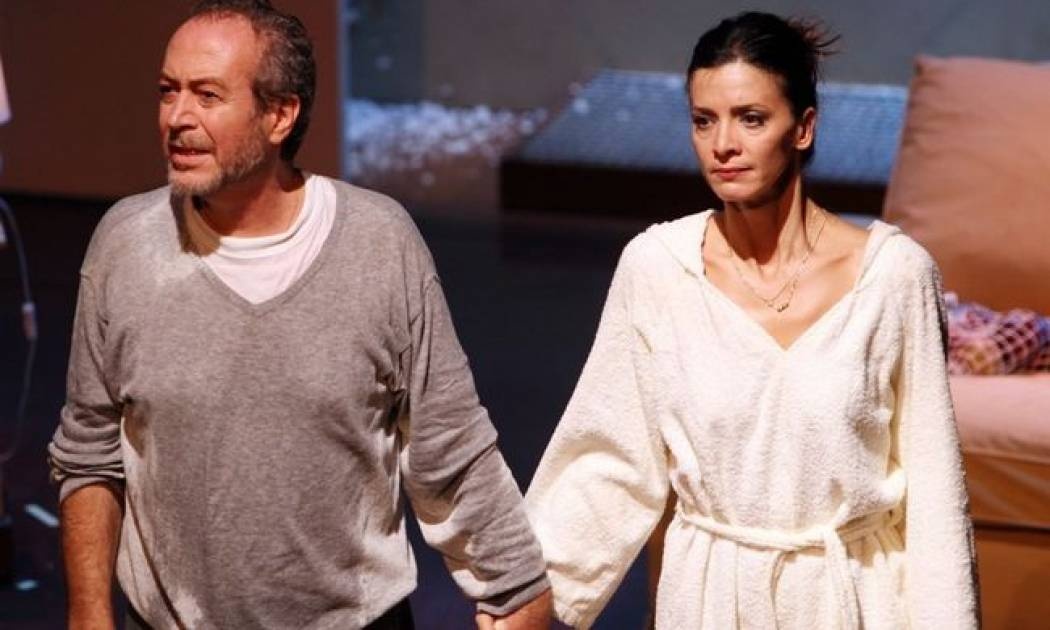 Η Κατερίνα Λέχου μιλάει για την παράσταση «Ο φυλακισμένος της διπλανής πόρτας»