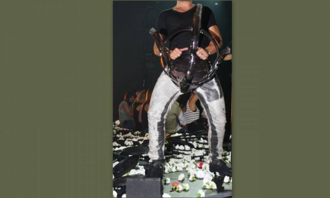 Rock me με ένα σκαμπό!