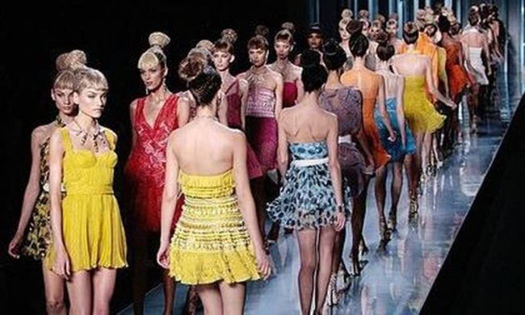 Ελληνίδες στα fashion show του Παρισιού