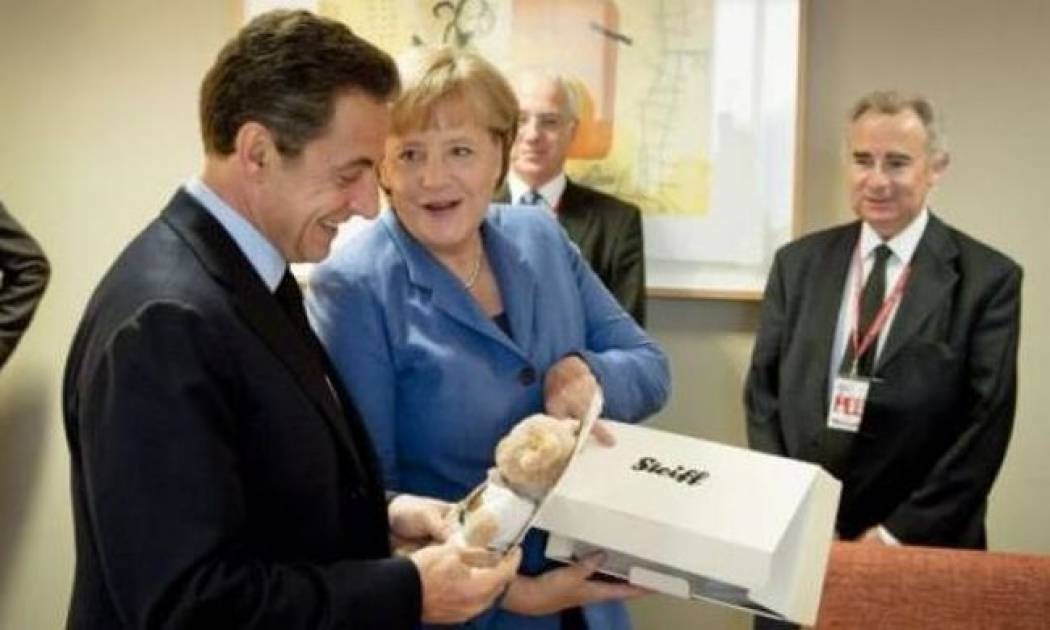 Ένα αρκουδάκι χάρισε η Μέρκελ στην κόρη του Σαρκοζί!