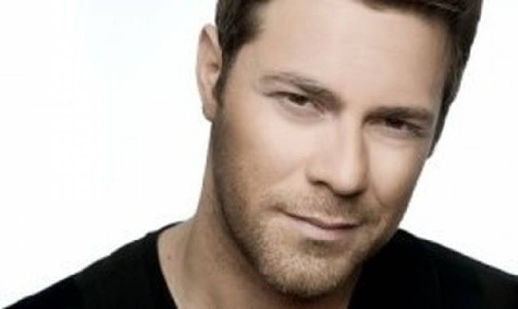 Video: Χρήστος Χολίδης: Σε ποιαν λέει «Να με θυμάσαι»;