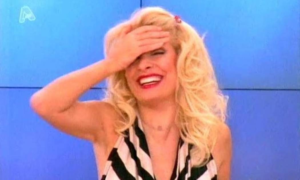 Συνεργάτης της Μενεγάκη αποκαλύπτει πως δούλευε σε νεκροταφείο-Δείτε πώς αντιδρά