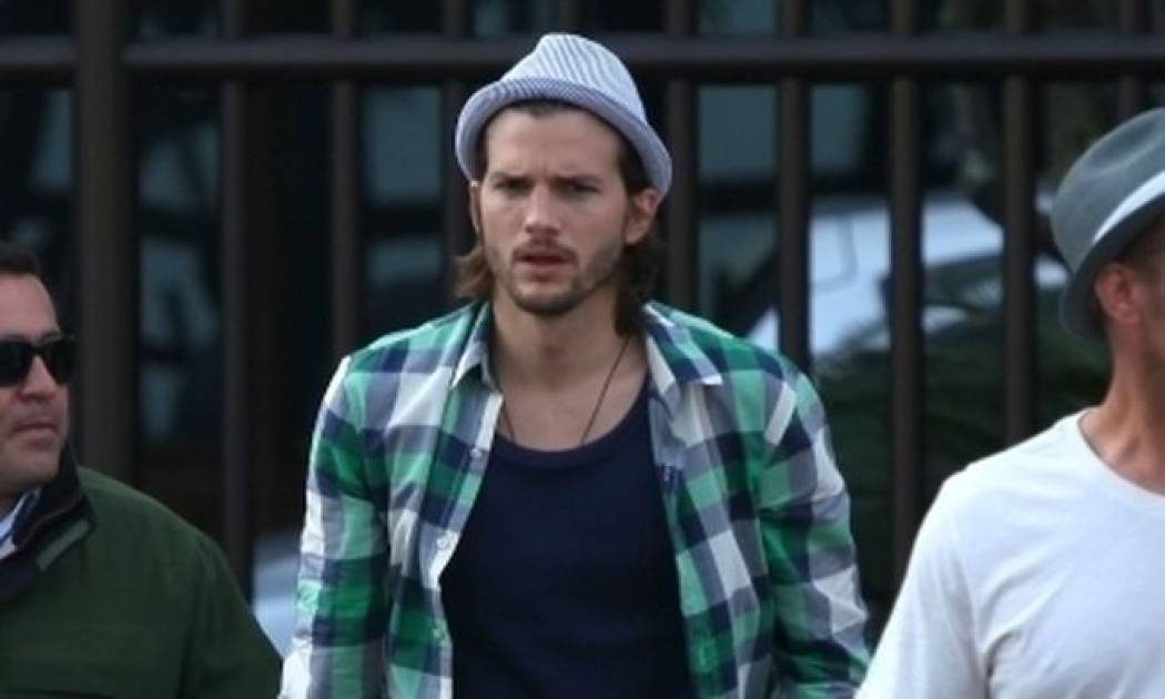 Γιατί ζήτησε συγνώμη από το twitter του ο Ashton Kutcher;