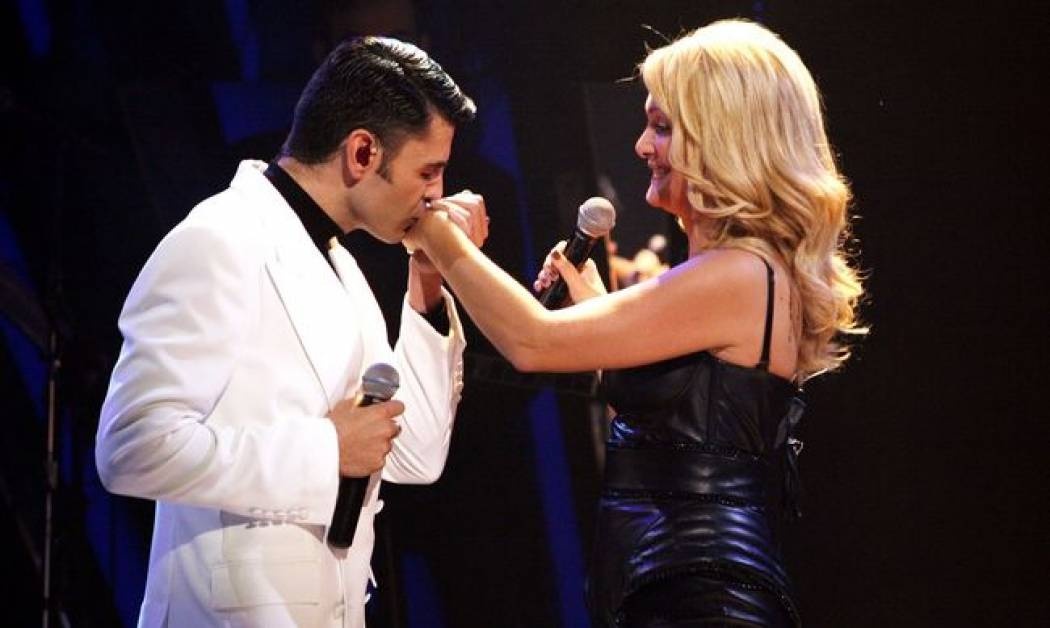 Video: Η λαμπερή πρεμιέρα Μαρινέλλας-Θεοδωρίδου και το ντουέτο με τον Πετράκη